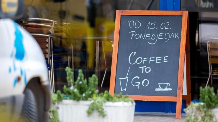 HZJZ objavio detaljne upute: Provjerite koliko udaljeni morate biti u teretani i kako plaćati u kafiću