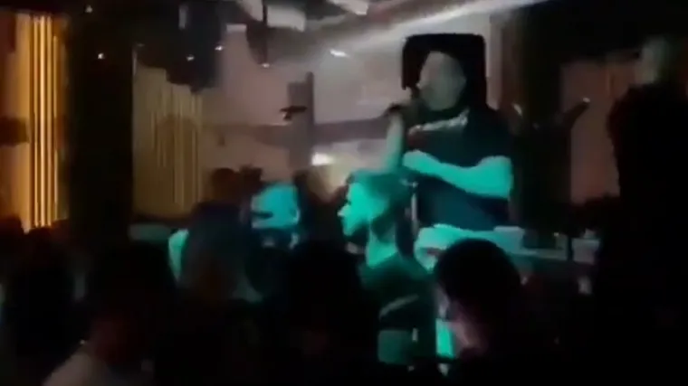 VIDEO Policija upala na korona zabavu s 400 ljudi u Beogradu: Radanović je pjevao Merlinov hit...