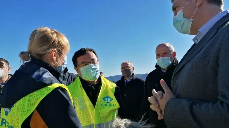 FOTO Premijer Plenković obi&scaron;ao je radove na Pelje&scaron;kom mostu: 'Očekujemo da most bude spojen do kraja godine'