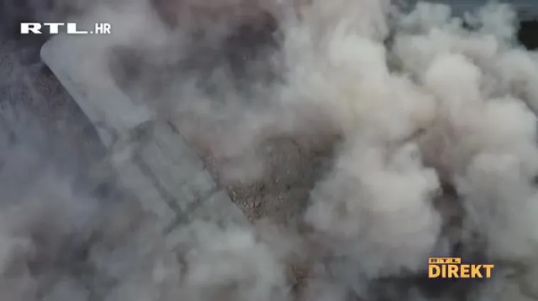 Pogledajte ekskluzivnu snimku: U sisačkoj željezari sru&scaron;eni dimnjaci stradali u potresu