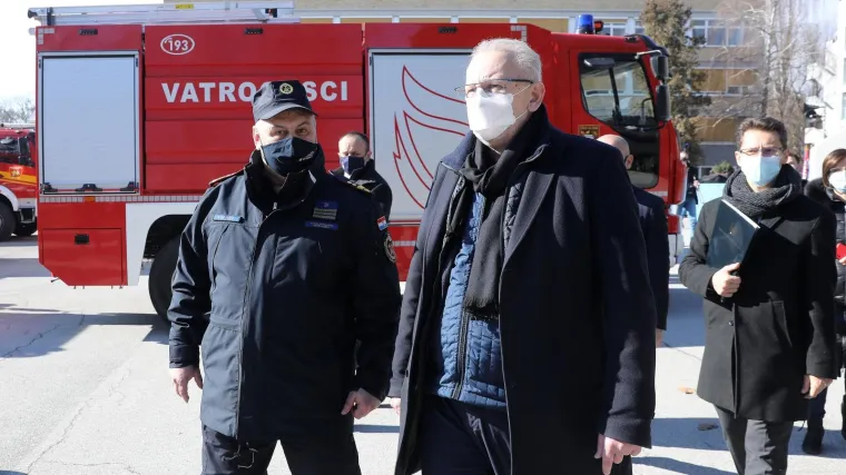 Božinović o najavi otvaranja terasa kafića u Istri: 'Na epidemiji ne treba bildati mi&scaron;iće prije izbora'