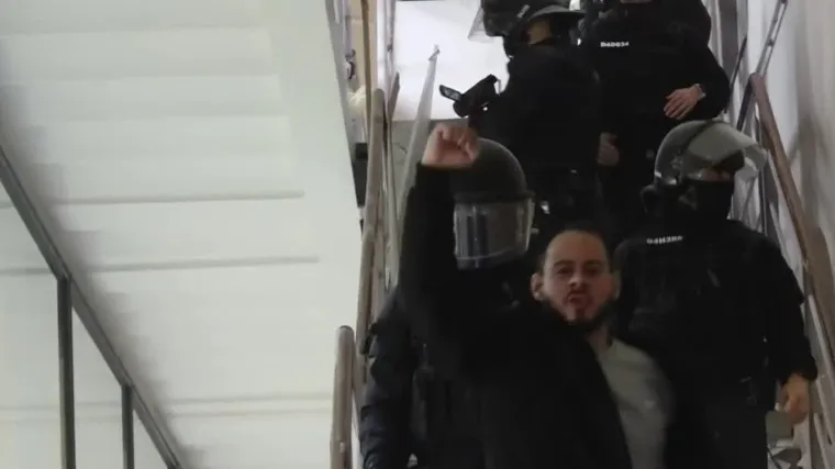 Dva dana nakon izbora u Kataloniji, policajci upali na sveučili&scaron;te u Barceloni i uhitili repera Pabla Hasela koji je osuđen na zatvor