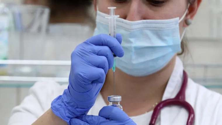 Ljudi koji su preboljeli covid imaju imunost gotovo jednaku onoj koju pruža cjepivo