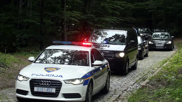 Kod Makarske se sudarila dva državna Audija koji su se vozili iza Plenkovićeve pratnje: 'Vozaču izdan prekr&scaron;ajni nalog'