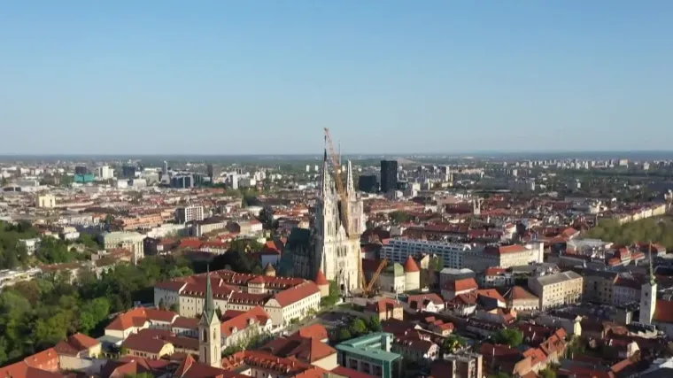 Svađa oko dotepenaca: Mi&scaron;čafl, coflek, lajbek, &scaron;eflja, &scaron;majhlanje. Direktova analiza purgera i dotepenaca