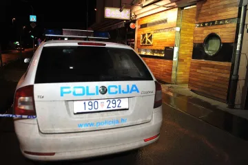Prijetio pištoljem, a kad ju je vidio, samo se okrenuo i otišao iz trgovine