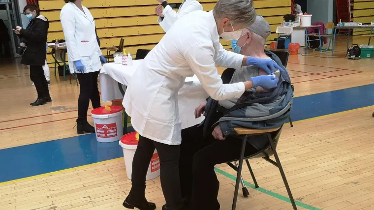 Treba li uopće davati drugu dozu cjepiva? Epidemiolozi tvrde da je već nakon prve učinkovitost 92,6 posto