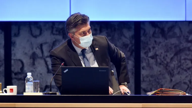 VIDEO Pogledajte kako je izgledao trenutak potresa na sjednici Vlade. Plenkovićeva reakcija - neprocjenivo