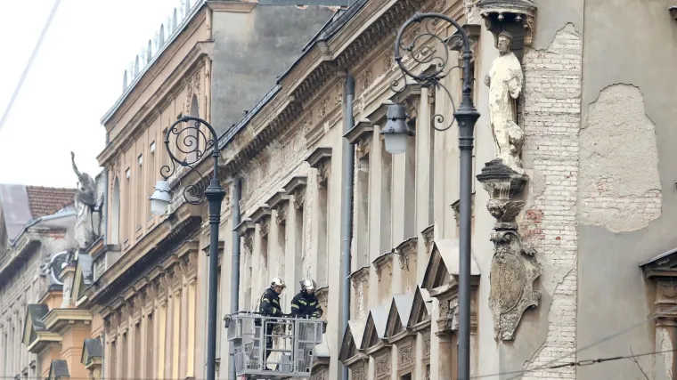 Obnova čeka, a institucije prebacuju lopticu