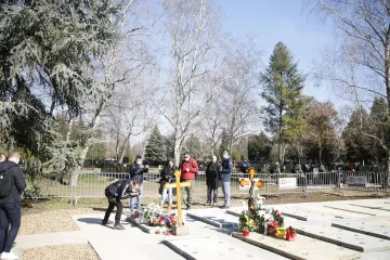 POSLJEDNJE POČIVALIŠTE ĐORĐA BALAŠEVIĆA: Kantautor je sahranjen u Novom Sadu