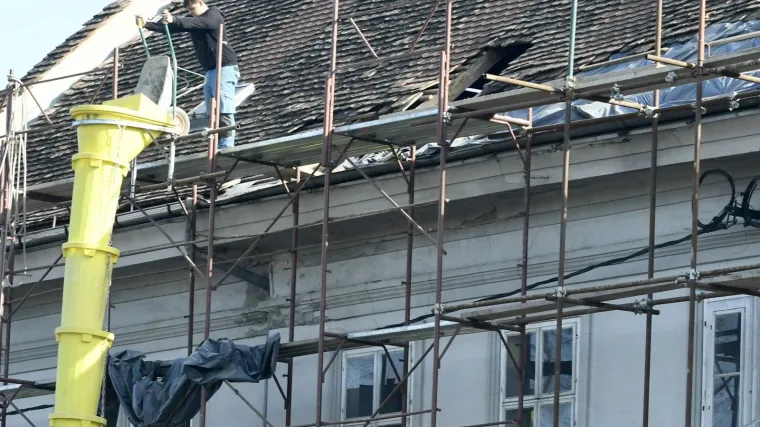 Kulturna ba&scaron;tina drevnog Siska o&scaron;tećena u potresu: Stradala su krovi&scaron;ta objekata, pročelja, zabati i fasade...