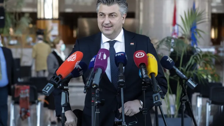 Plenković odbacio Milanovićevu ideju oko izbora predsjednika Vrhovnog suda i napao novinarku: 'Kada se pripremite ćemo razgovarati'