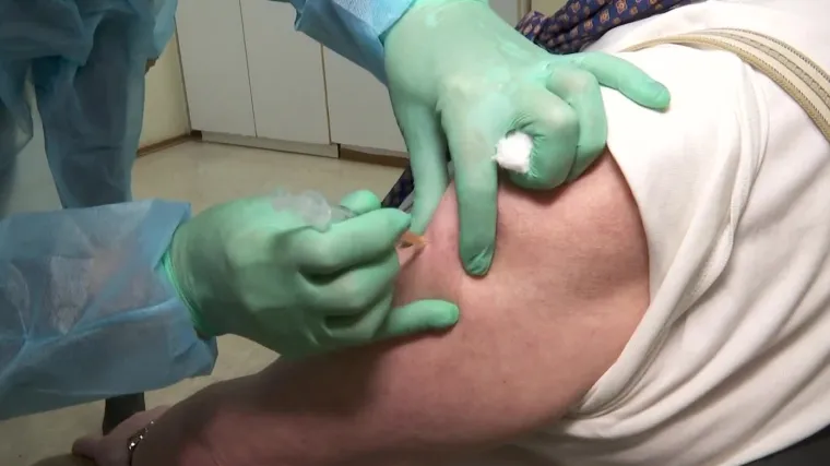 Umjesto o kaznama zbog cijepljenja preko reda, Stožer 'razgovara o tome je li riječ o stručnom propustu ili moralnom i etičkom'