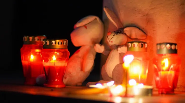 'Noć kad je Đole preplivao Dunav' - Vi&scaron;e od 10.000 ljudi oprostilo se od Bala&scaron;evića na Keju uz Dunav u Novom Sadu