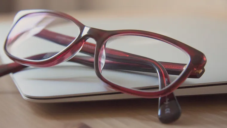 Jeste li znali da postoji povezanost između koronavirusa i naočala? Evo o čemu se radi