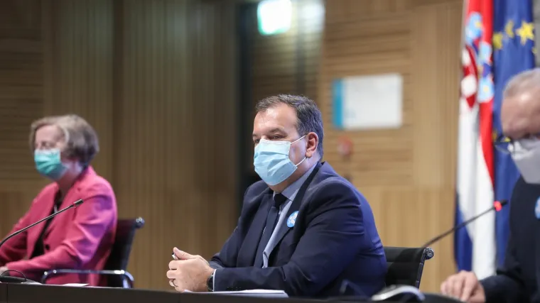 Capak: &lsquo;Ne bismo preporučili&rsquo;; Božinović o popu&scaron;tanju: 'Nećemo sve otvoriti'