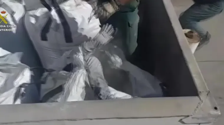 Kako bi ilegalno u&scaron;li u zemlju, migranti su se zavukli u vreće s otrovnim otpadom: Mu&scaron;karac je bio dezorijentiran i na rubu svijesti