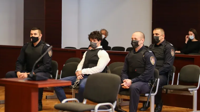 FOTO Filip Zavadlav progla&scaron;en krivim za trostruko ubojstvo u Splitu, dobio 40 godina zatvora!