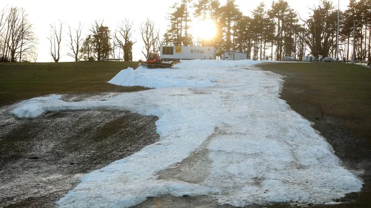 Temperature su proljetne, a Bandić i dalje radi umjetni snijeg na Cmroku. Potro&scaron;io je čak 413.000 litara vode, odnosno 11.151 kunu