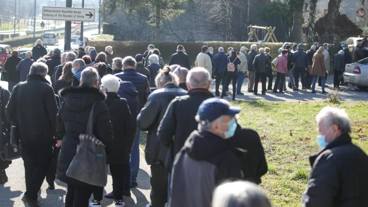Koordinatorica za Zagreb objasnila kako je došlo do višesatnog čekanja na cijepljenje
