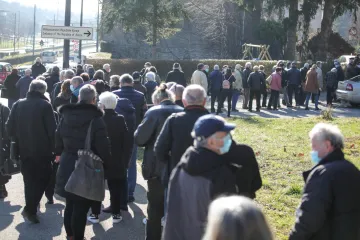 Koordinatorica za Zagreb objasnila kako je došlo do višesatnog čekanja na cijepljenje