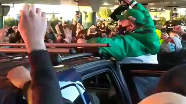 Navijači spektakularno dočekali Hrvata; 'Bez riječi sam...'