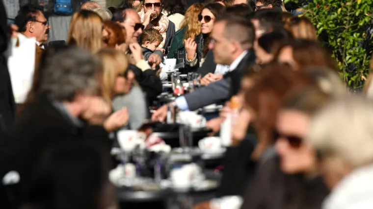 Jedva čekate na kavu u ponedjeljak? Hoćete li raditi selfieje i slikati &scaron;alice? Evo kako će građani proslaviti otvaranje terasa