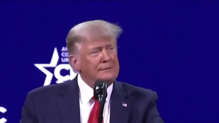 Nije mu bilo dosta: Trump se želi vratiti na političku scenu