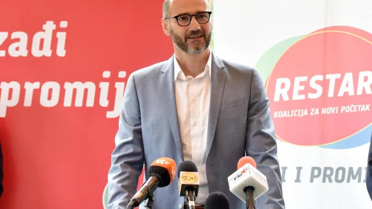 Klisović nije ostao dužan premijeru: 'Bizarno je da je kandidirao čovjeka koji je digao ruku za proma&scaron;ene proračune'