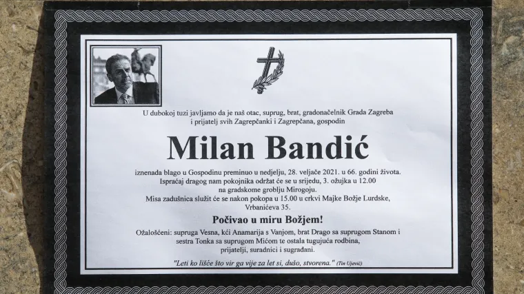 Na osmrtnici Milana Bandića stihovi Tina Ujevića: 'Leti ko lišće što vir ga vije...'