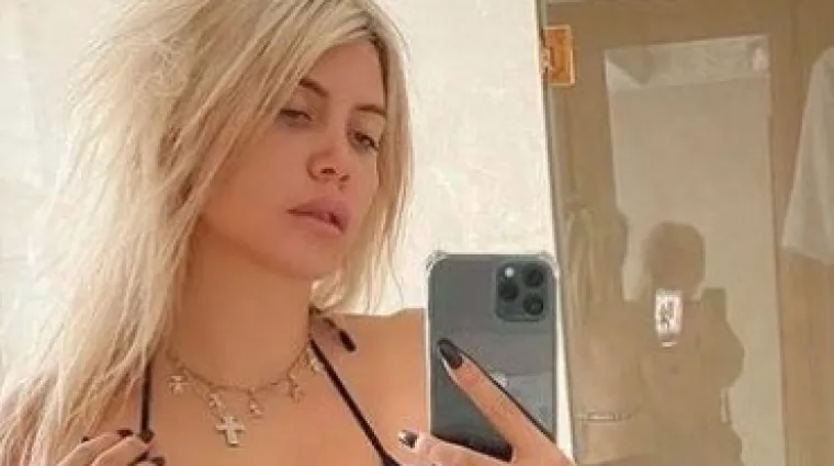 Izbacila je grudi i rekla fanovima da ostanu doma