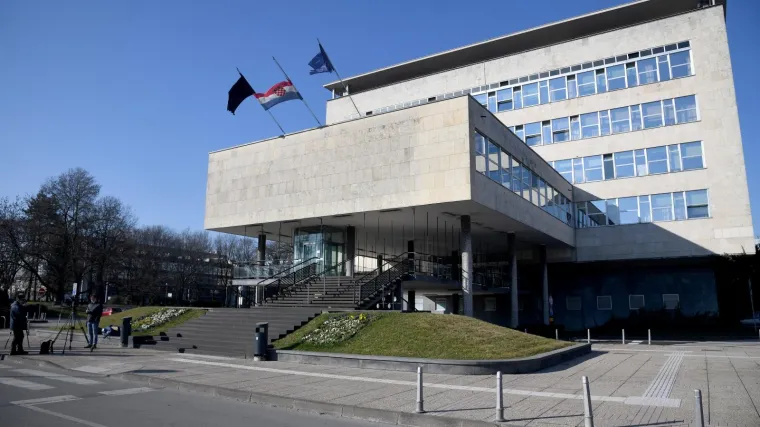 Bitka za Zagreb: Dok jedni optužuju za uni&scaron;tavanje dokumentacije, drugi zaposlenicima obećavaju nagrade