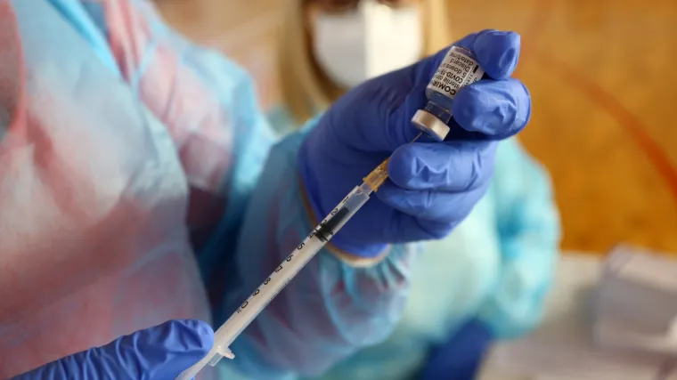 Vi&scaron;e od 40 posto stanovni&scaron;tva u Velikoj Britaniji primilo je prvu dozu cjepiva protiv Covida