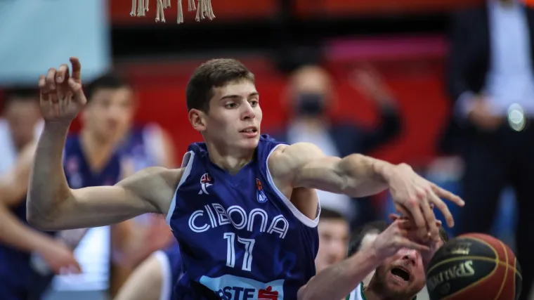 Cibona u pravom trileru senzacionalno sru&scaron;ila Partizan usred Beograda