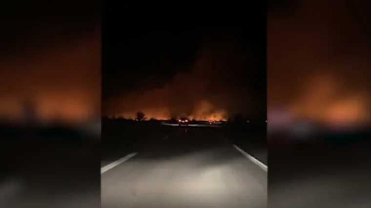 VIDEO Požar kod odmori&scaron;ta Jadova na autocesti A1, vatrogasci na terenu