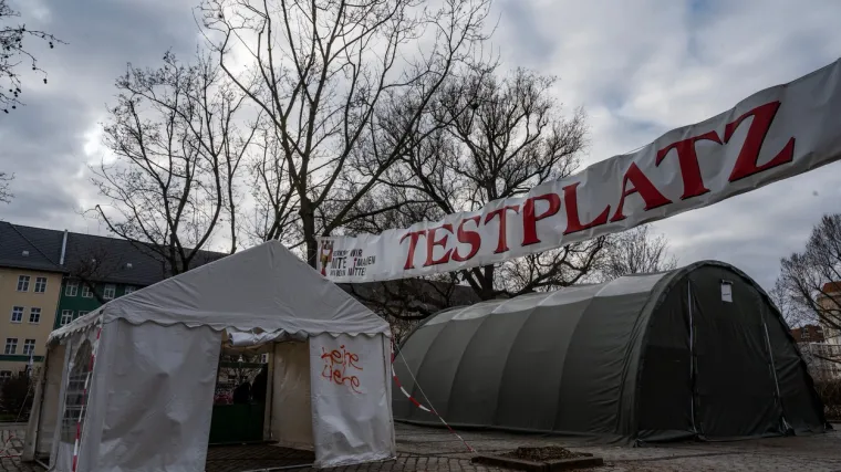 Popustila je i neke mjere, pa su dopu&scaron;teni susreti s pet osoba iz drugog kućanstva