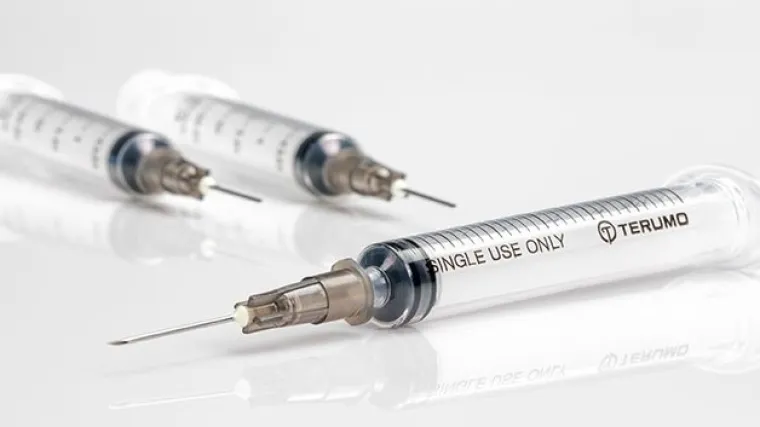 Japanska tvrtka proizvela &scaron;pricu koja izvlači čak sedam doza Pfizerova cjepiva