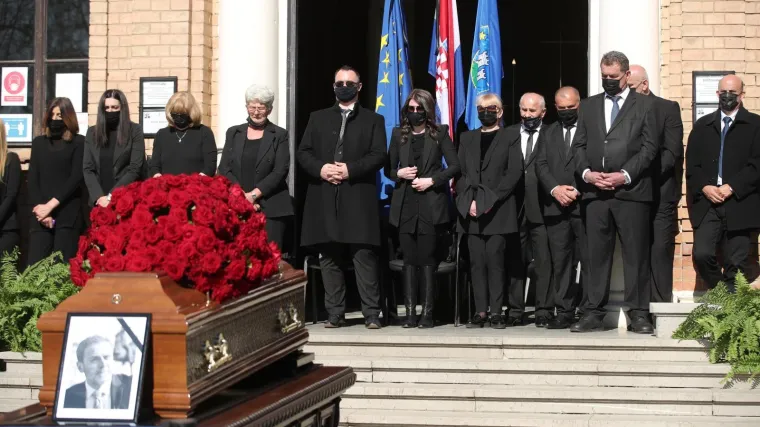 Obitelj Milana Bandića oglasila se priopćenjem: 'Molimo sveopću javnost da ga po&scaron;tedi medijskog linča'