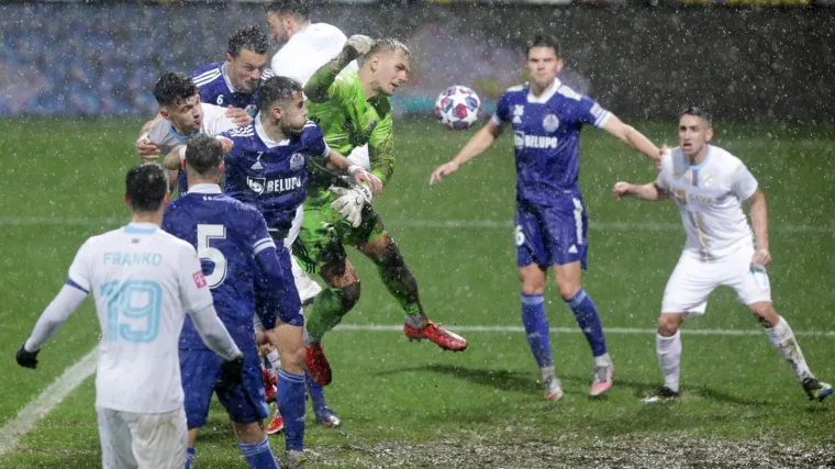 Tomić nije uspio prekinuti crni niz Riječana, Stipić uzeo vrijedan bod