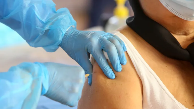 Pridružili se sve dužoj listi zemalja: I Slovenija privremeno zaustavlja cijepljenje cjepivom AstraZenece