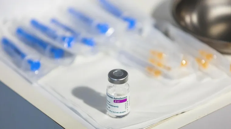 Nizozemci zaustavili cijepljenje pa objavili: 'Imamo 10 slučajeva moguće tromboze ili embolije nakon cjepiva AstraZenece'