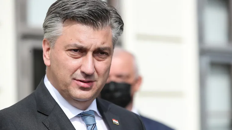 Plenković: 'Naručili smo dodatne doze Pfizera. Koristi od AstraZenece trenutno su veće nego da se prestane cijepiti'