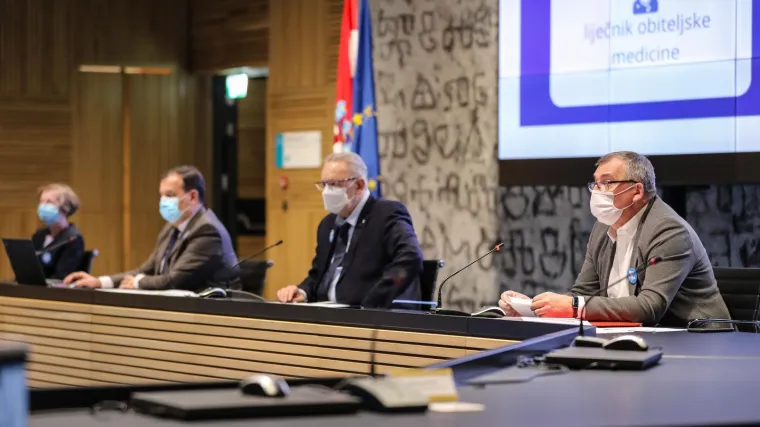 Preminula 12-godi&scaron;njakinja: 'Imala je vi&scaron;estruke komorbiditete'. O AstraZeneci: 'Nema razloga da se obustavi cijepljenje starijih od 65'