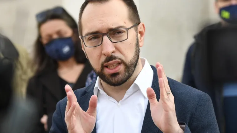 Toma&scaron;ević upozorava: 'Lokalni izbori jo&scaron; nisu raspisani. Hoće li ih Vlada odgoditi?'