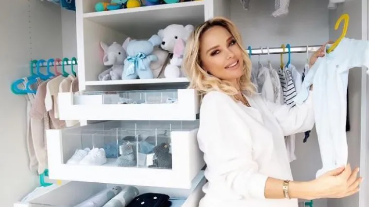 Pjevačica carskim rezom na svijet donijela sina