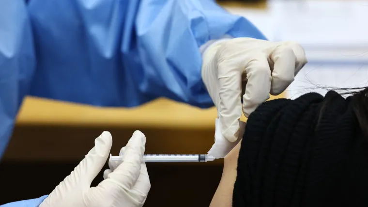 33-GODI&Scaron;NJA OSOBA UMRLA 12 DANA NAKON CIJEPLJENJA ASTRAZENECOM: HALMED istražuje slučaj