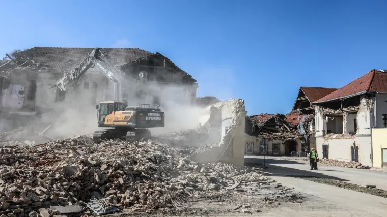 Imaju još hrpu problema - puno kontejnerskih naselja bez vode i kanalizacije