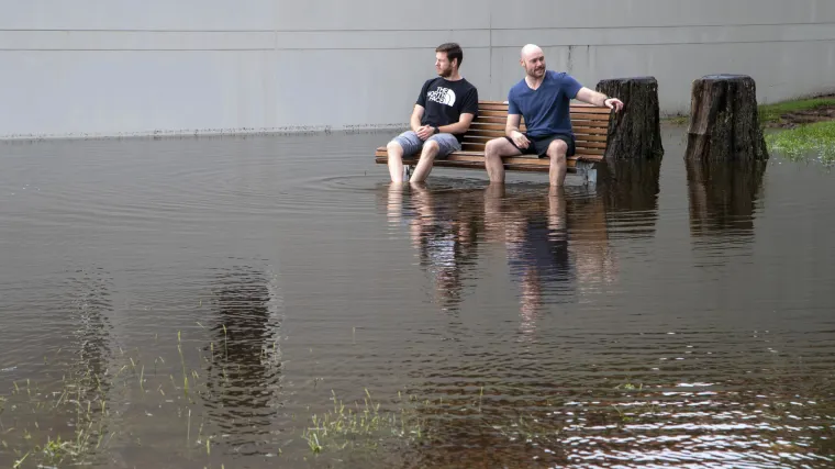 FOTO Obilne ki&scaron;e i iznenadne poplave u Australiji: Bujice odnose kuće, cijeli gradovi odsječeni