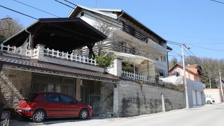 Požar u kući u Zagrebu: Eksplodirao kamin, jedna osoba prevezena u bolnicu