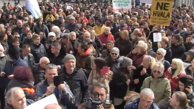 Za&scaron;to su tisuće ljudi kr&scaron;ile korona mjere na prosvjedu? 'Vjerujem da postoji zaraza, ali ne vjerujem u brojeve'